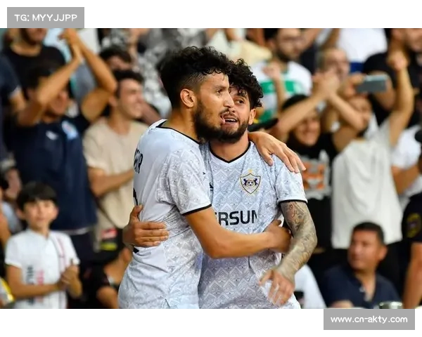 阿贾克斯客场4-2逆转卡拉巴赫，告别零分尴尬